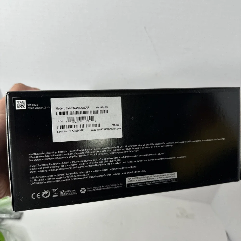 Samsung SM-R324 Gear VR W/Controller Powered by Oculus - Brand New Sealed
